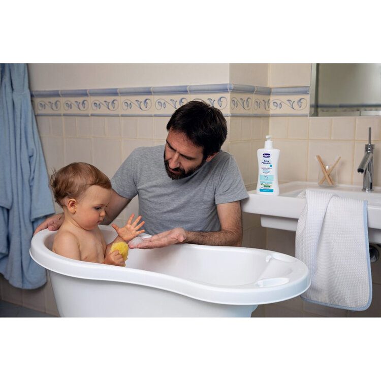 CHICCO Šampón na telo s dávkovačom Baby Moments Protection 93% prírodných zložiek 750 ml